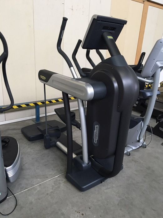 Depozit aparate profesionale life fitness