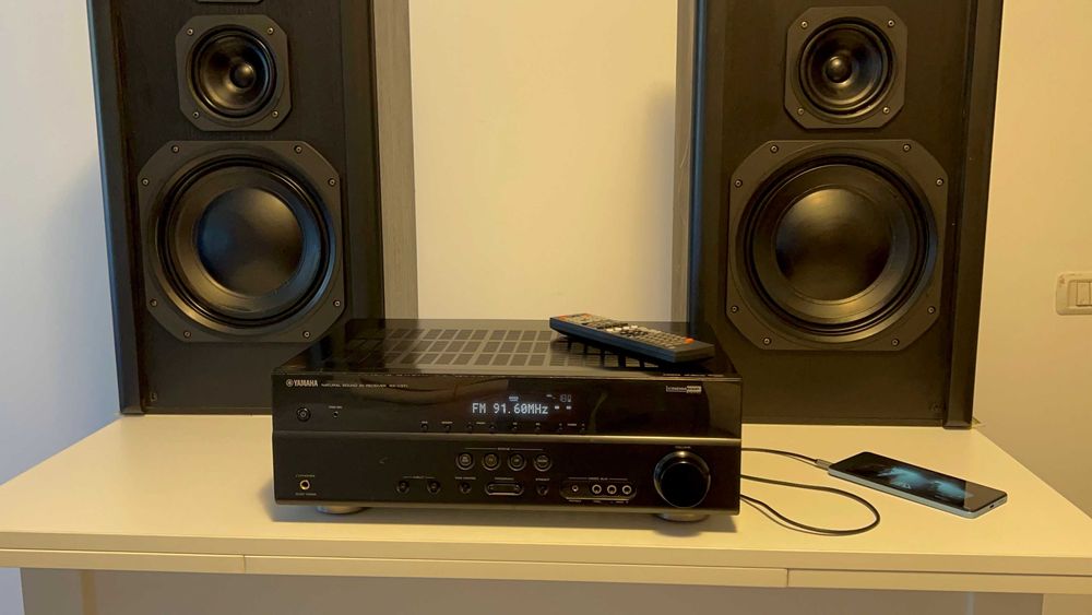 Amplificator Yamaha 5 x 100 W RMS Putere, Model RX-V371 , Video