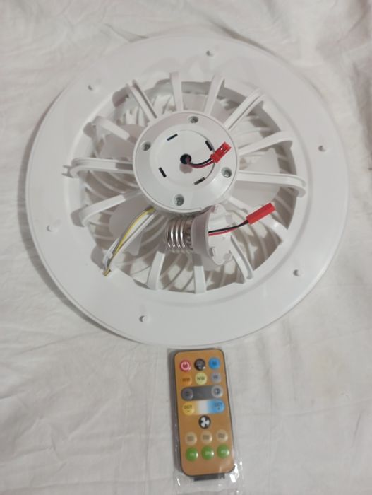 Lustă Led cu Ventilator