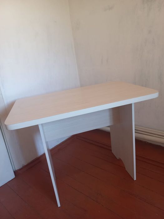 Стол.   продается