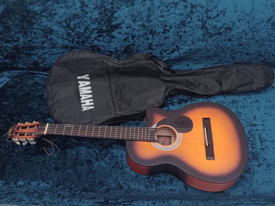 Гитара новая продам