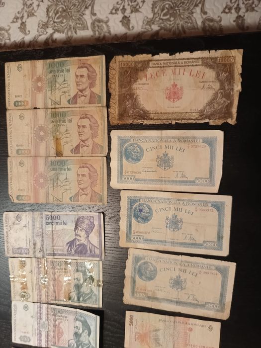 Vând monede vechi și bancnote