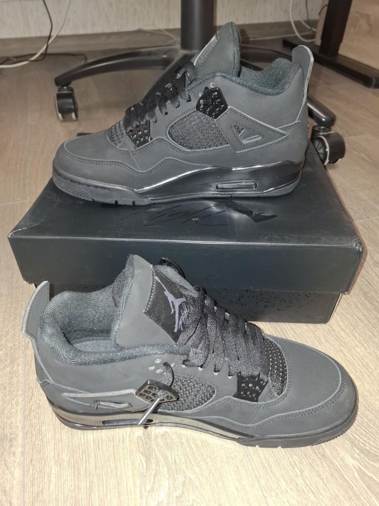 Jordan 4 black cat