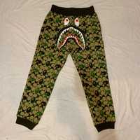 Pantaloni Bape diferite modele