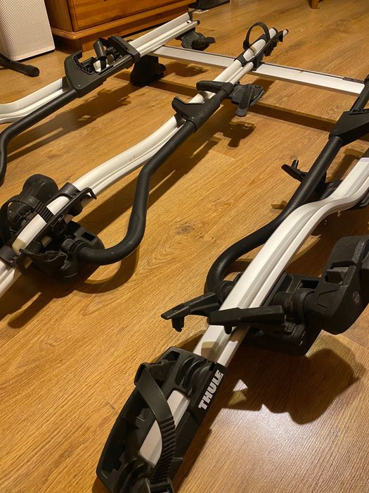 Set complet THULE pentru 3 biciclete