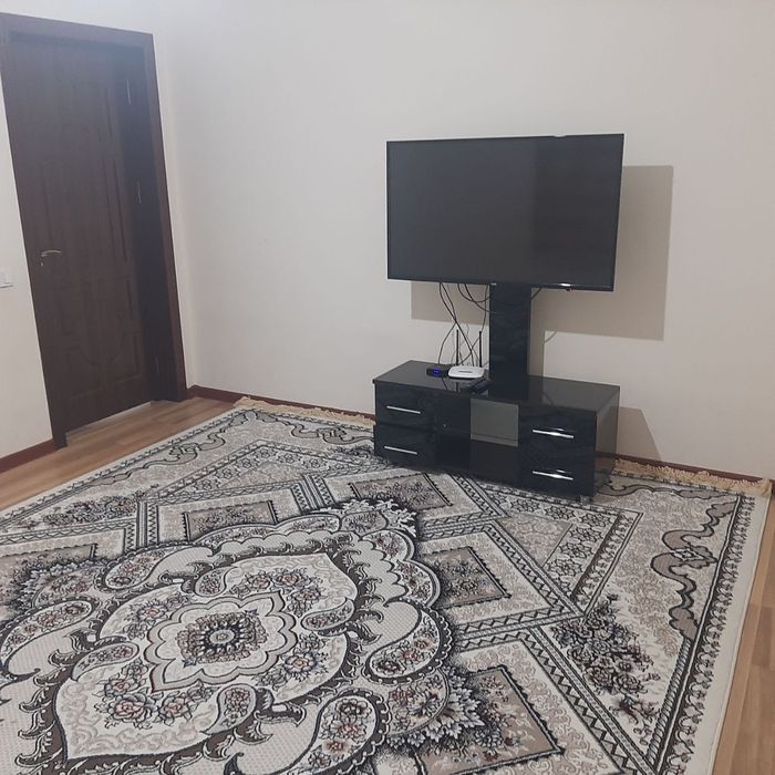 Srochna 2 xonali uy sotiladi yangihayot sergili