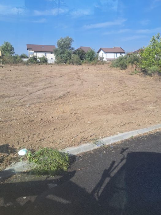 Teren intravilan de vanzare 1941 mp sau 4 loturi de 500 mp, Bragadiru