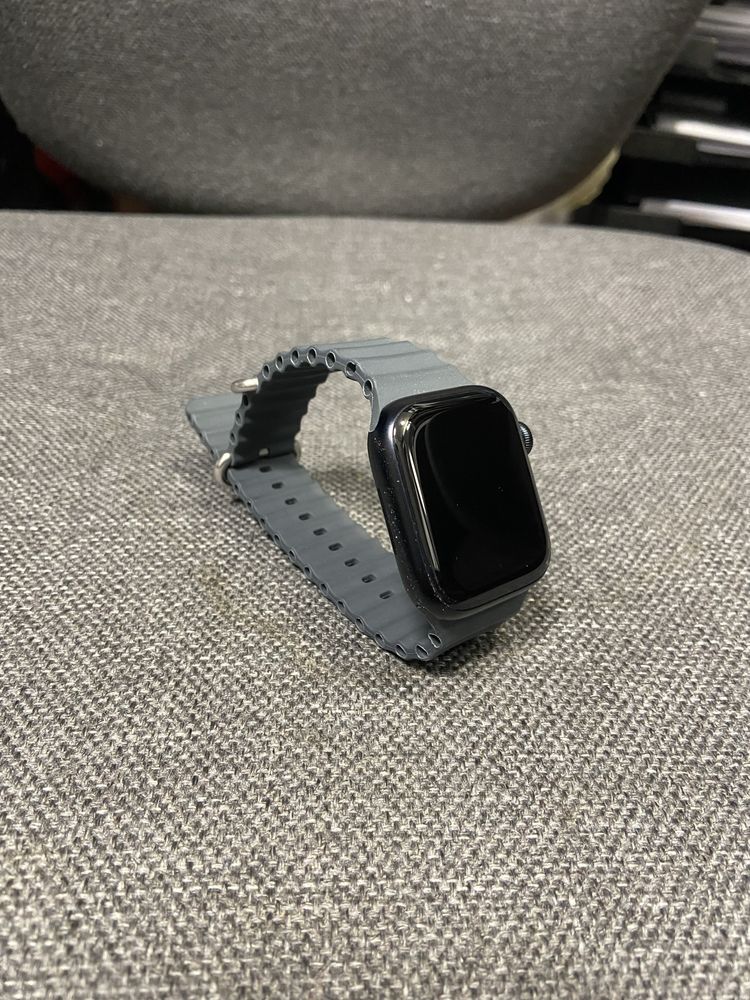 MDM vinde: Apple Watch Seria 8, 41mm, Midnight.