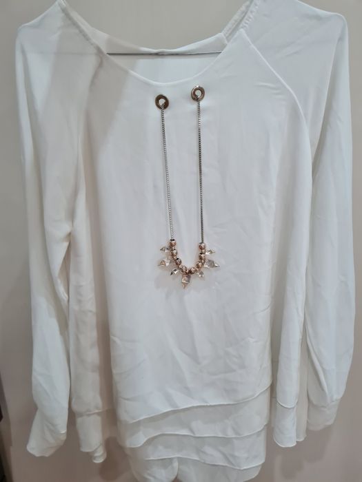 Дамска риза с колие