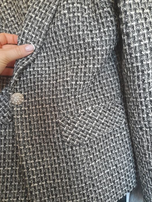 Дамско  сако букле със златни нишки  много красиво стой отг на С /М