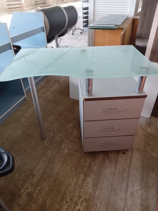 Маса за  маникюр