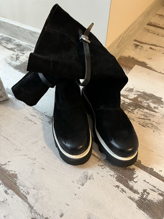 Нови велурени ботуши