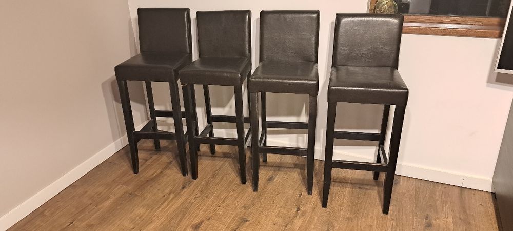 Vând 4 scaune bar maro închis