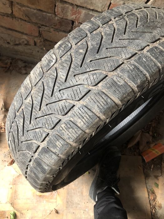 Продавам гуми за джип