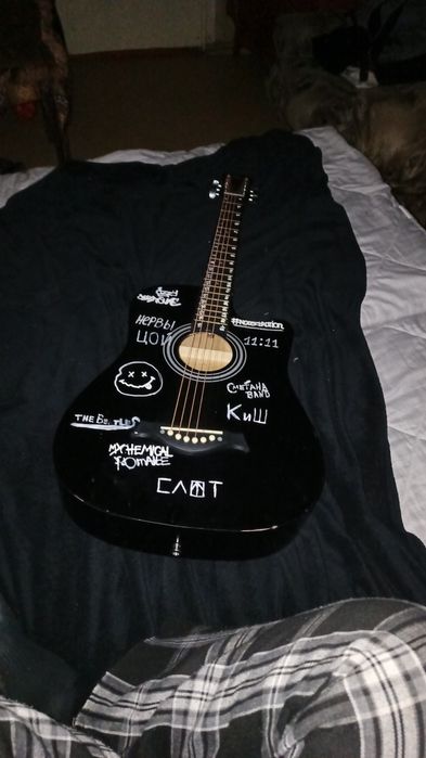 Продаю гитару,вновь