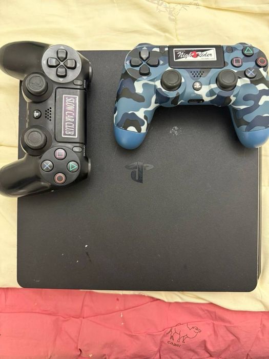 Плейстейшен 4, 2 джостика, игры.