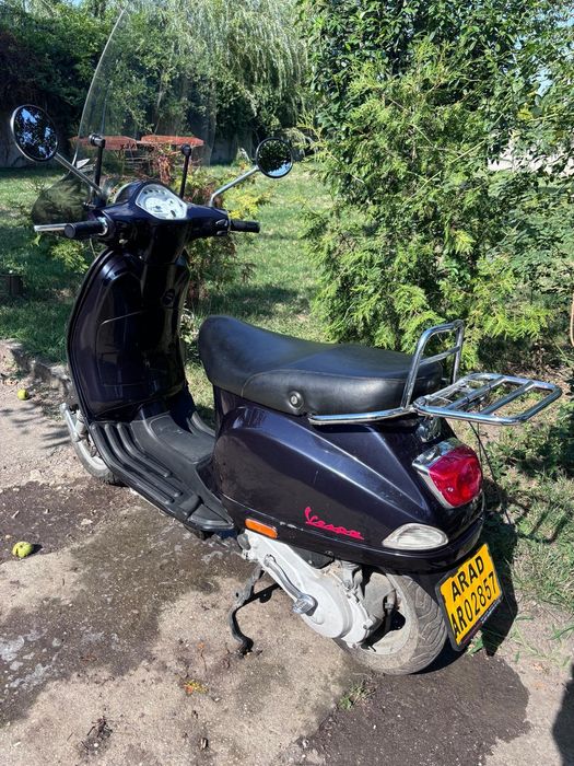 scuter Vespa LX50