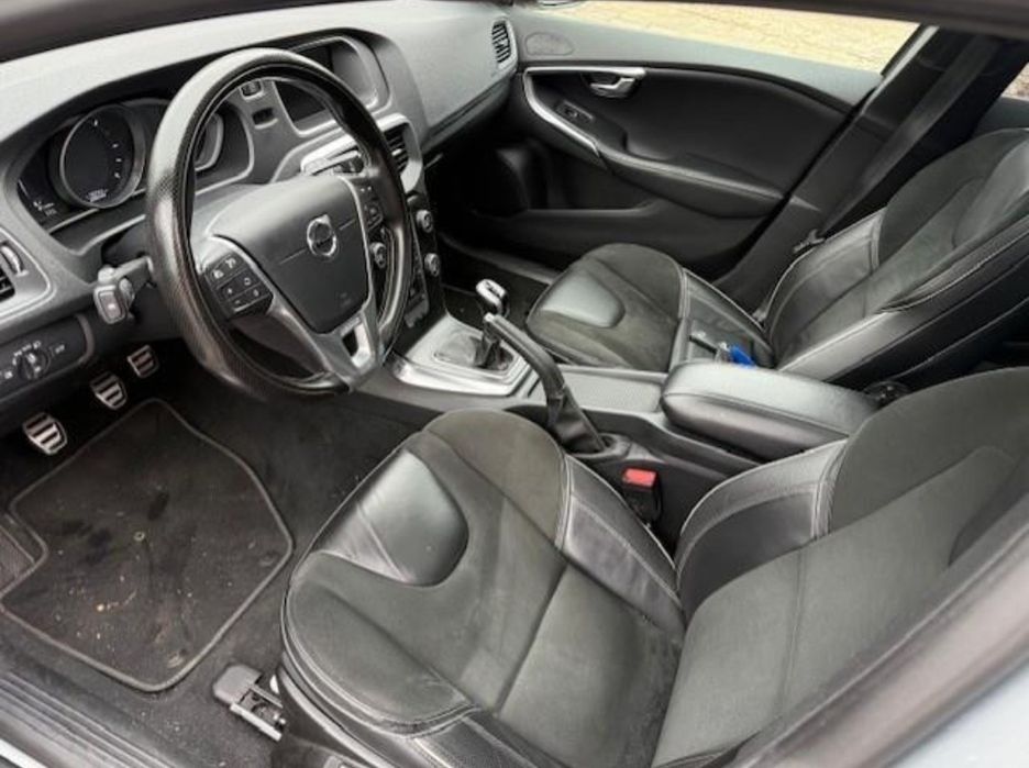 Volvo V40 R-design BI-XENON, leduri, navi, trapa