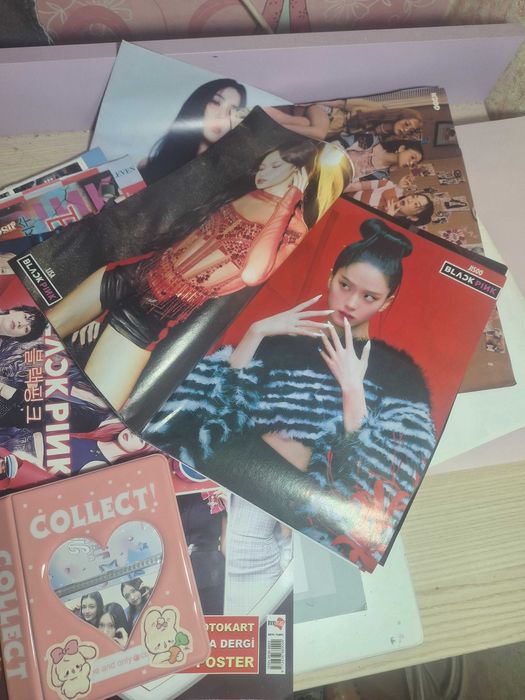 K-POP списания, класьор и плакати