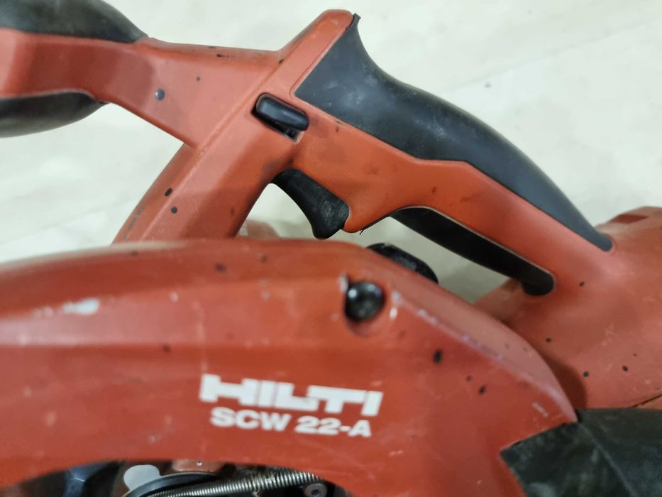 Акумулаторен ръчен циркуляр HiLTi