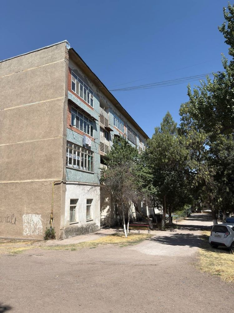 Продается 3х комнатная квартира вДукенте 13-квартал ,2-этаж , без ремо