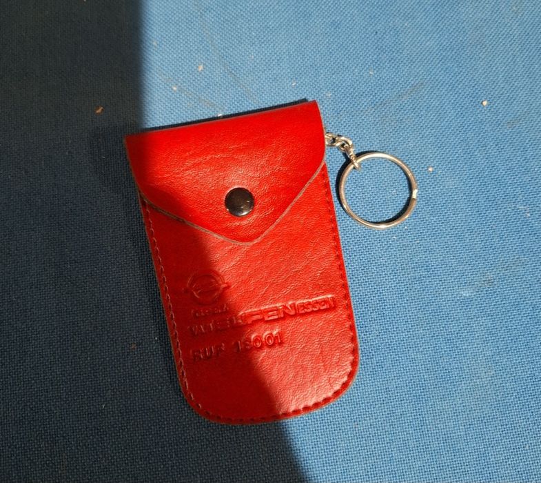 Стар кожен портфейл за ключове Опел