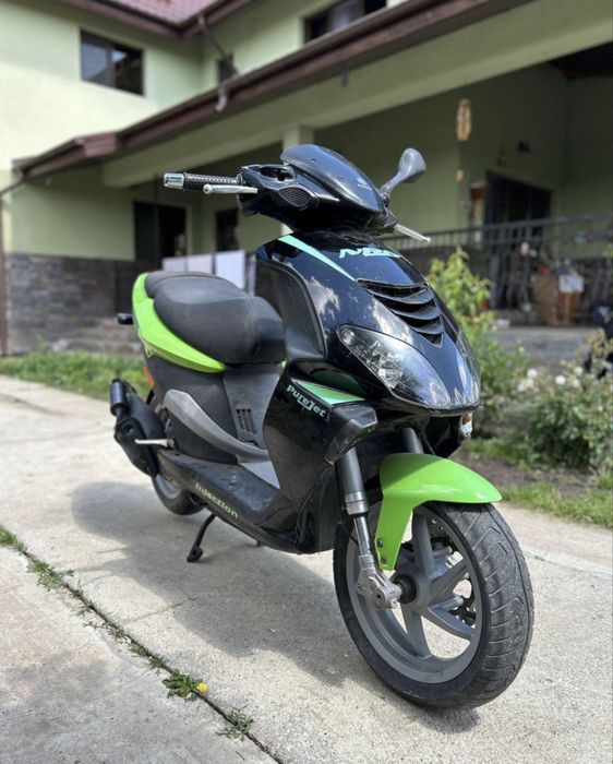 Vând scuter Piaggio Nrg