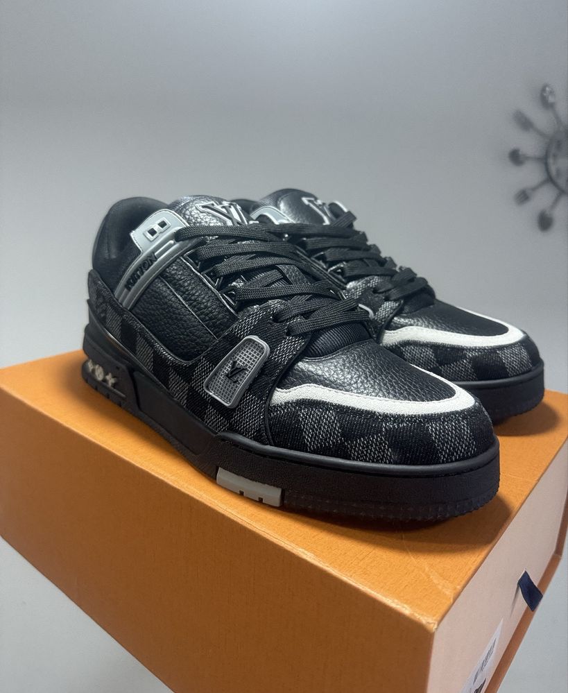 Louis Vuitton Trainer Black Run Away