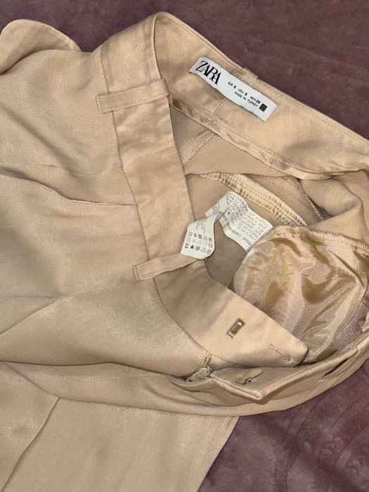 Бежевые брюки zara