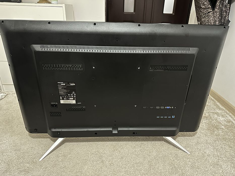 Monitor Philips BDM4350UC, 43” 4K IPS, stare impecabilă