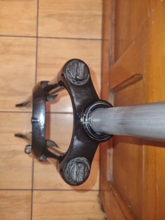 Vând Furca Sr suntour xce 28 de 100mm