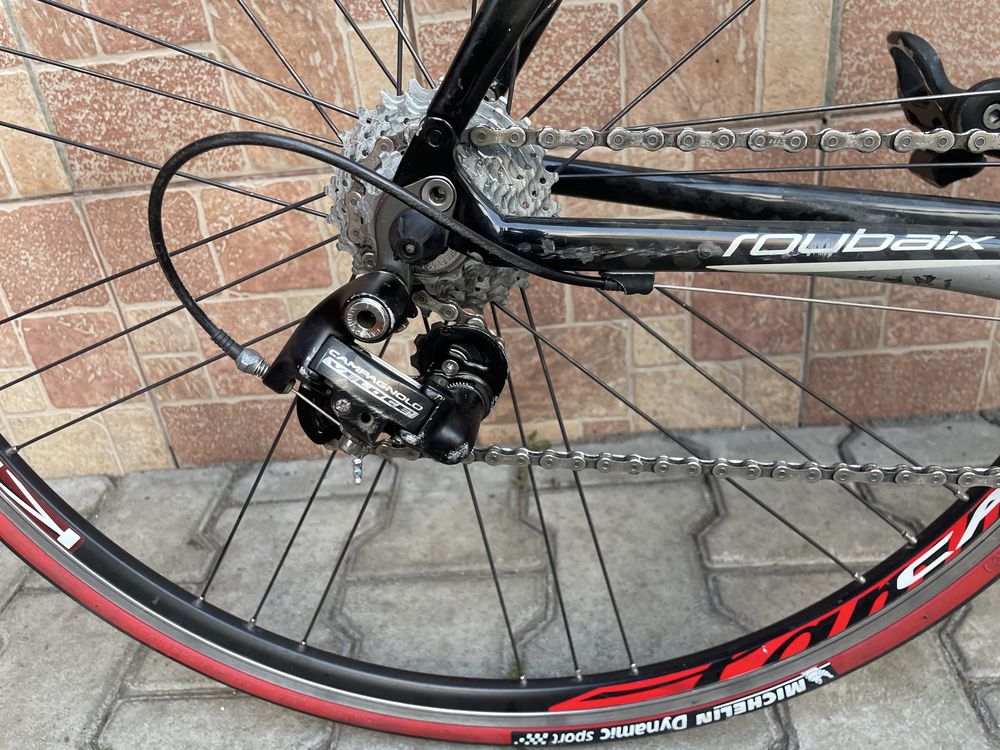 Bicicleta cursiera Carbon full Campagnolo