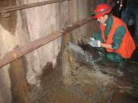 Гидроизоляция Остановка активных напорных течей с бетона