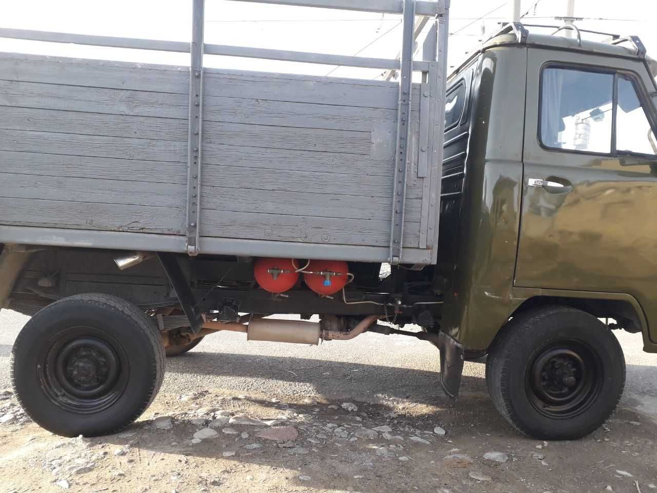 УАЗ бортовой (UAZ)