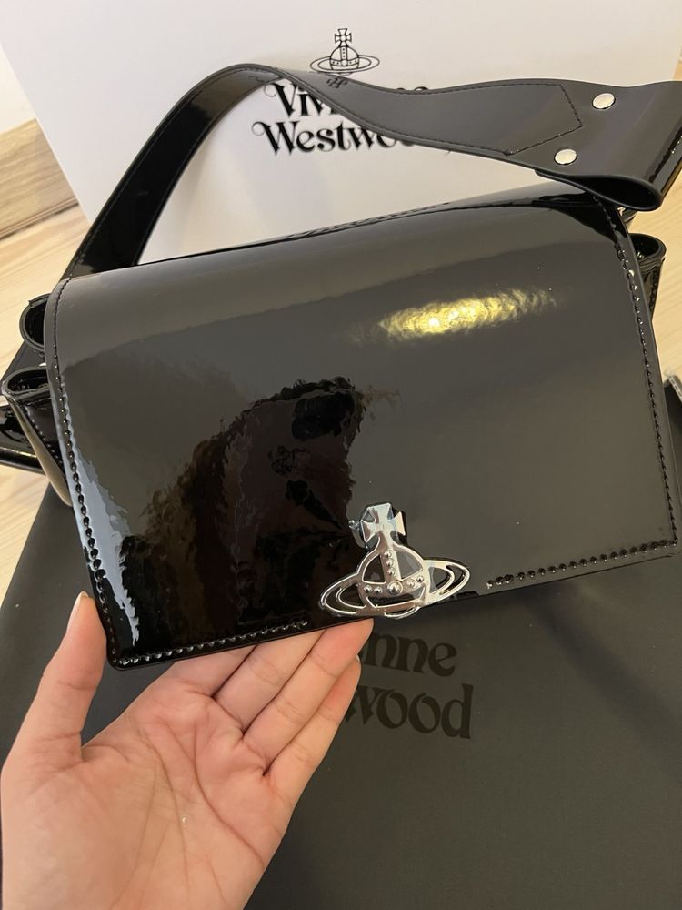 Дамска чанта Vivienne Westwood 26*15*12cm телешка кожа