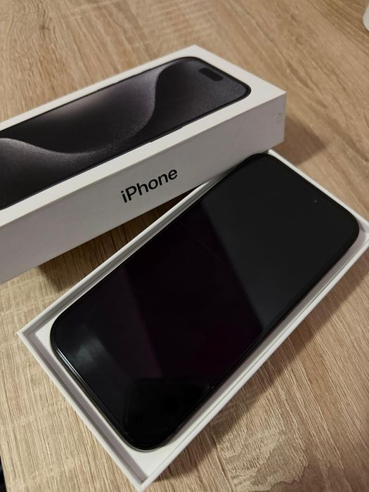 Vând IPhone 15 pro, impecabil.