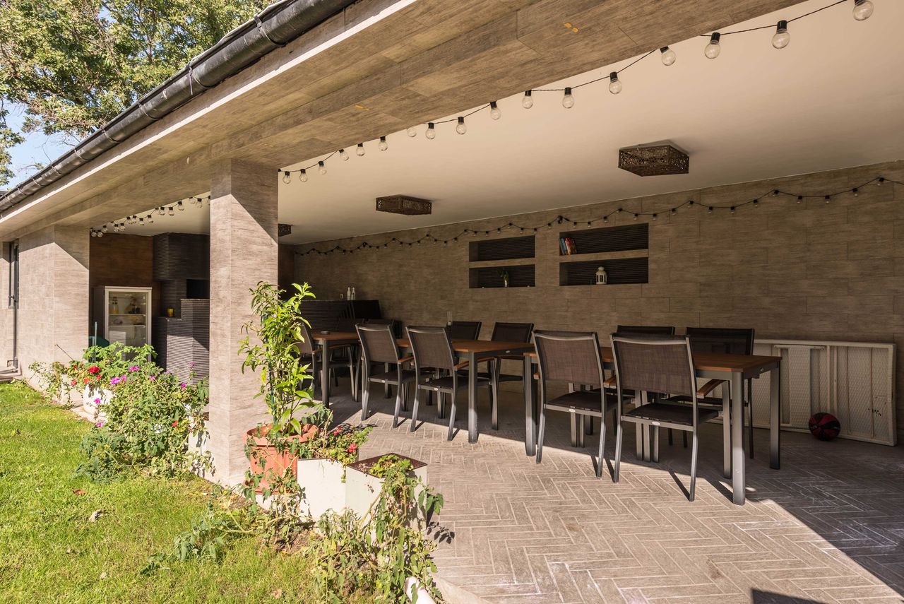 Продава се Тристаен апартамент в к.к. Св.Св. Константин и Елена - 102 кв.м за 3775 €/кв.м - Снимка #23