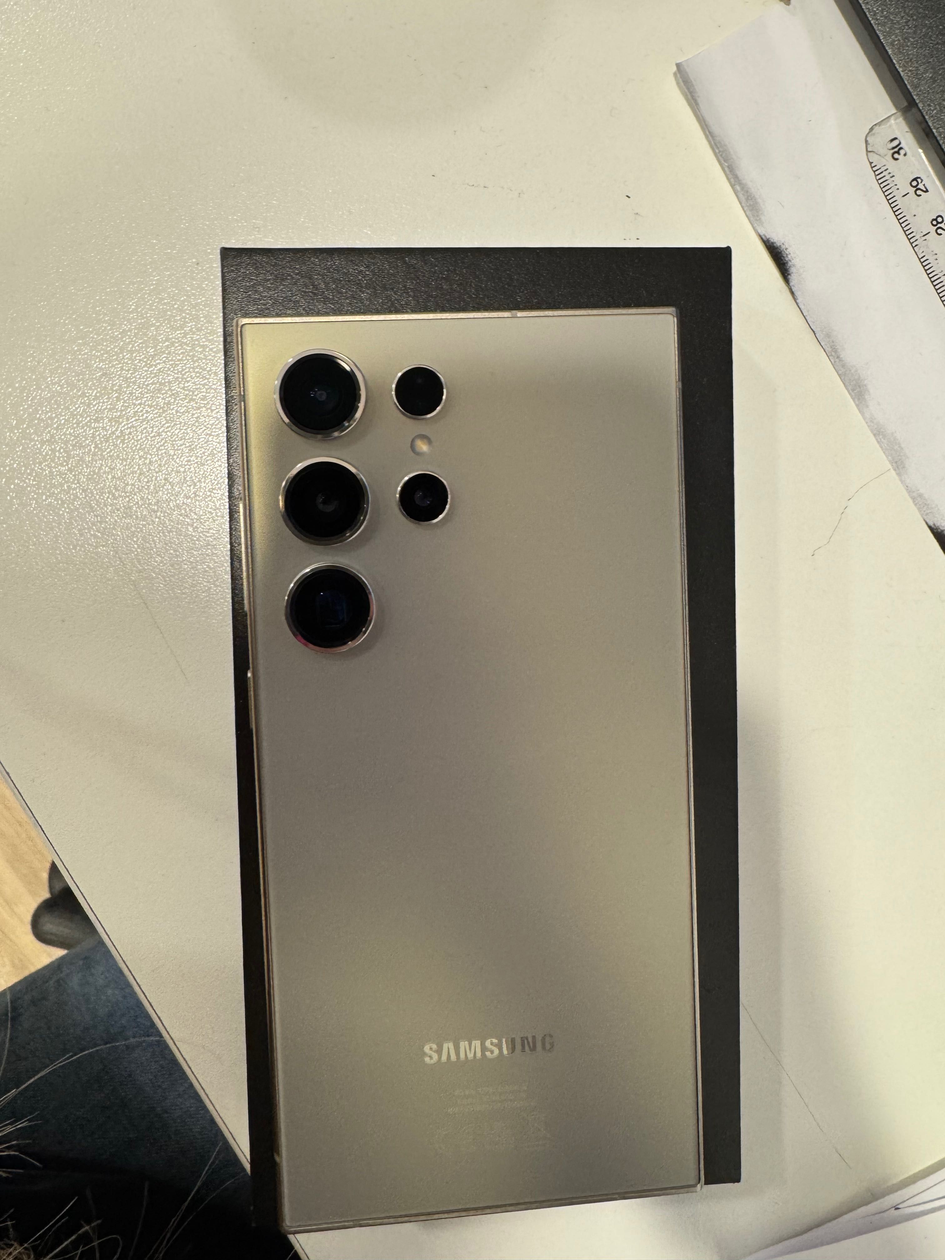 Samsung S24 ultra 256GB yellow