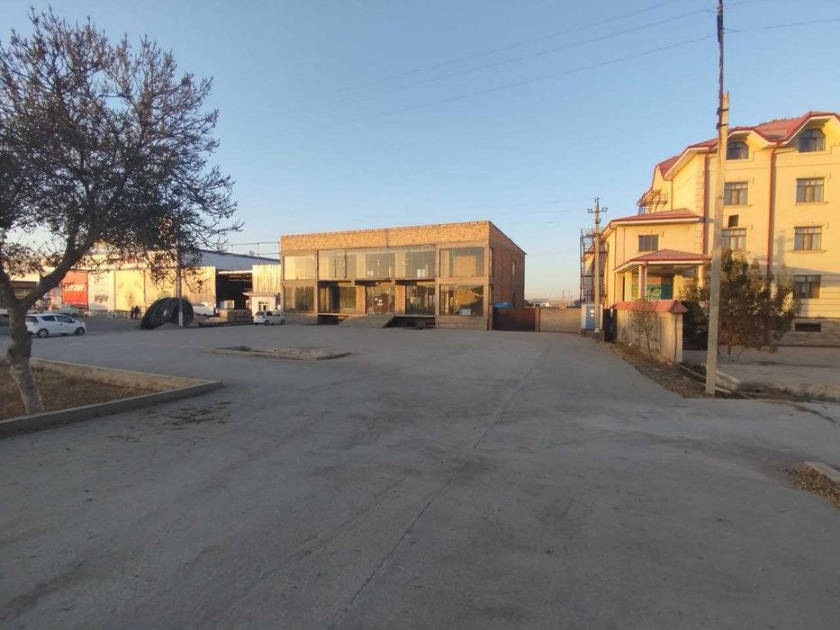 Офис ёки дукон учун ижарага 2 каватли (+подвал) бино, 1000 м2 (3*336).