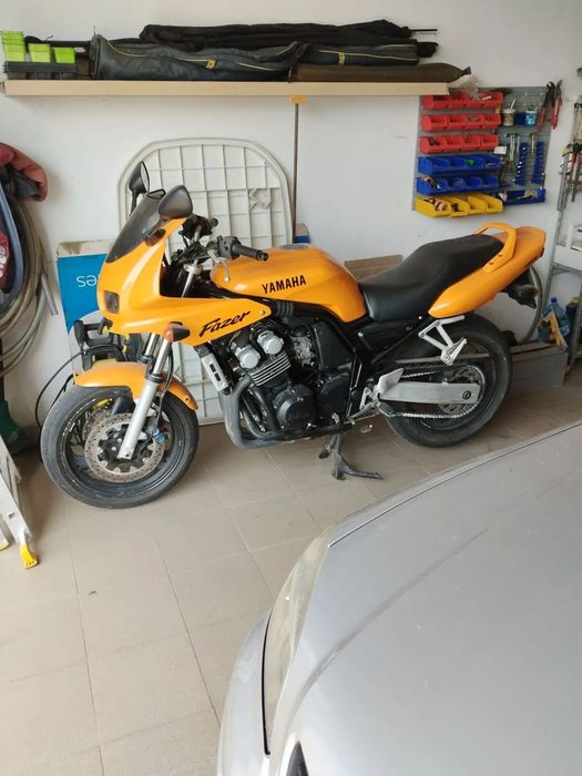 Yamaha FZ6R