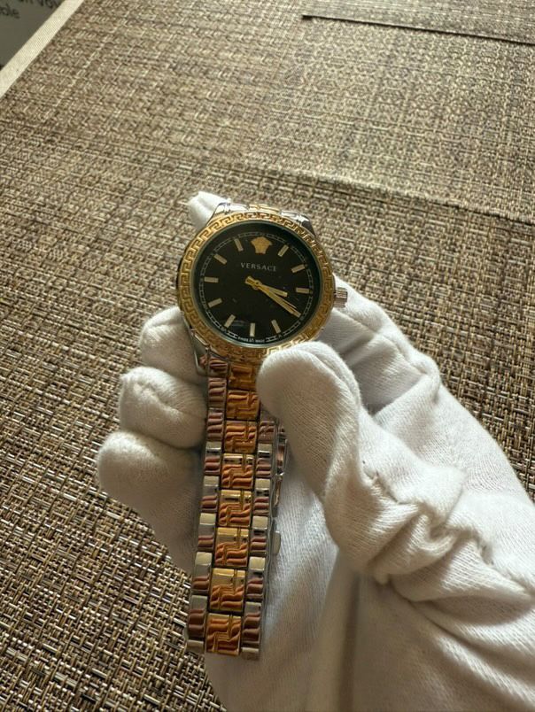Часовник Версаче Versace
