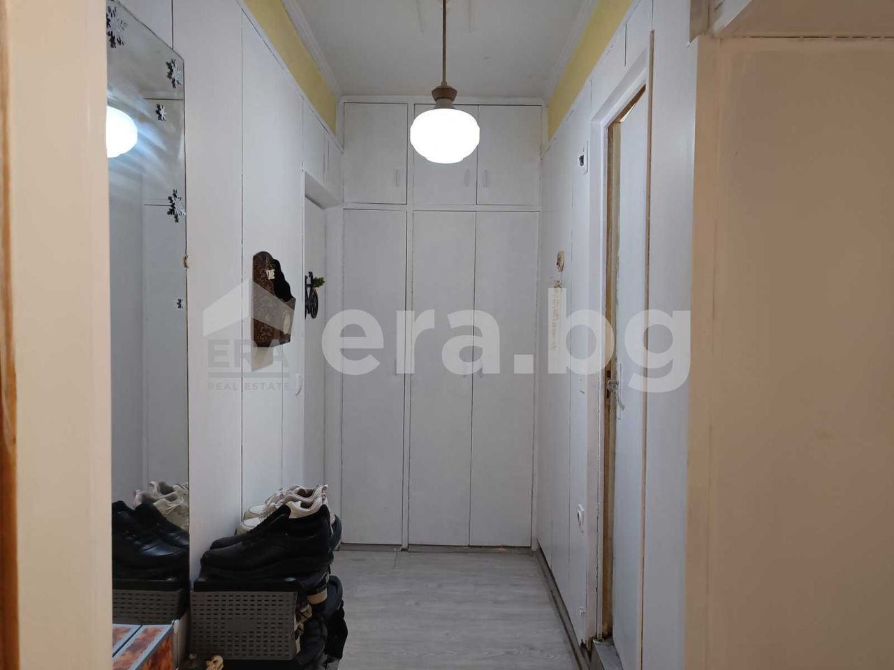 Продава се Тристаен апартамент в Варна, Кайсиева градина - 60 кв.м за 1665 €/кв.м - Снимка #9