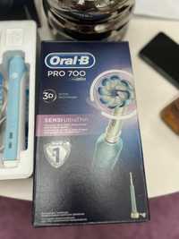 Periuta Oral B Pro 700 3D