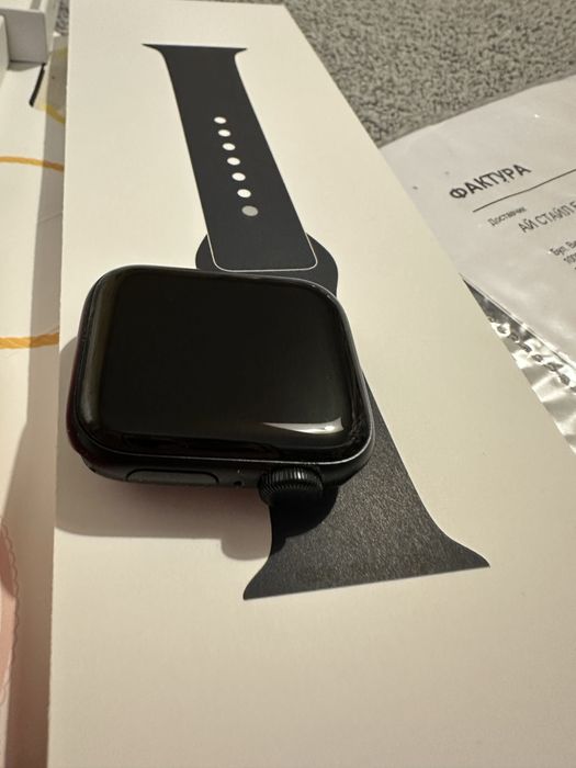 Часовник APPLE WATCH Se 40 mm в ГАРАНЦИЯ
