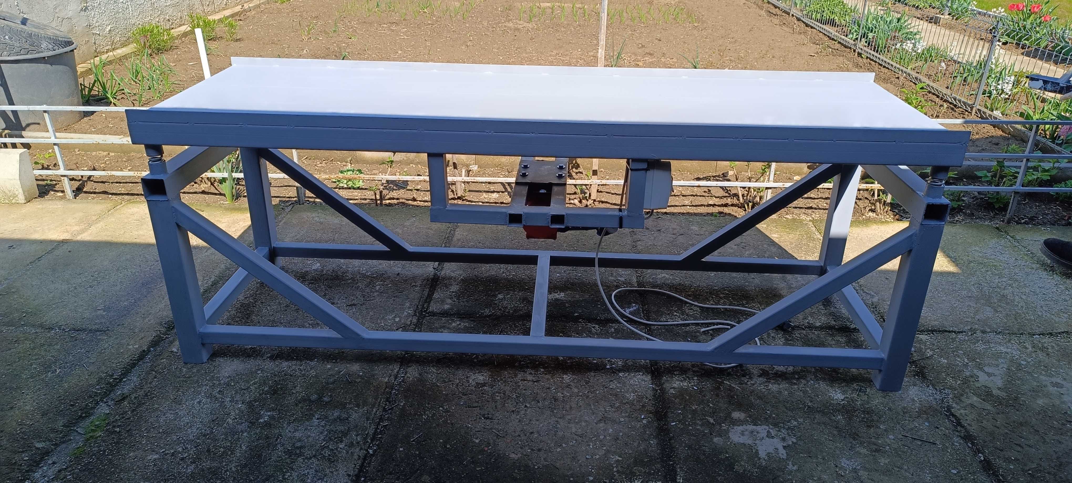 Masa de vibrat 2m/60, 200 kg vibrare, 220v, 3400 lei!