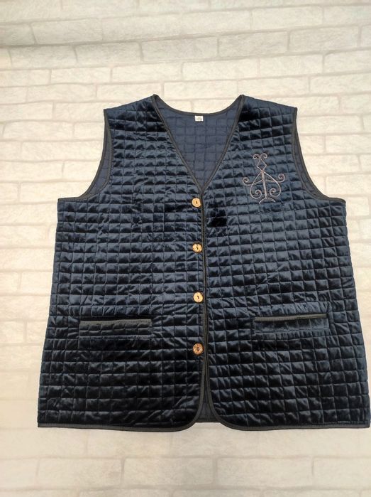 Продам новую жилетку кажекей