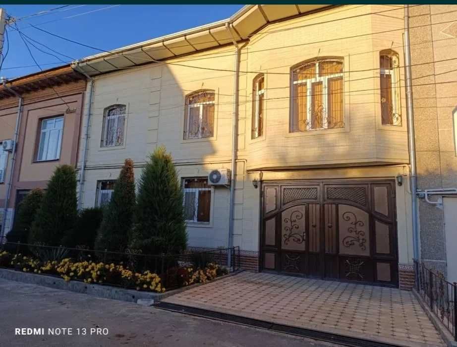 Продаётся дом в Юнусабадском районе ориентир  улица Фарогат, 8 квартал