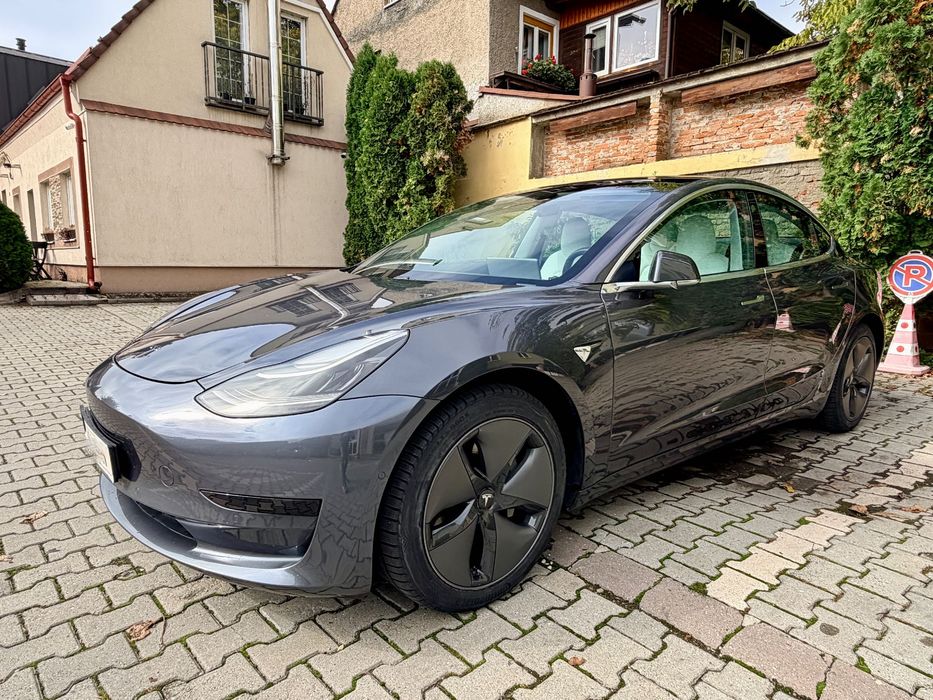 Tesla Model 3 Standard Range Plus – August 2020
