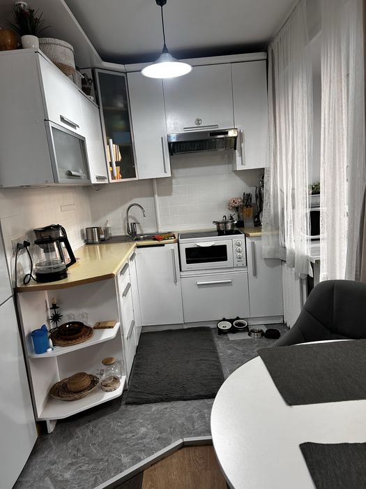 Продам кухню угловую б/у