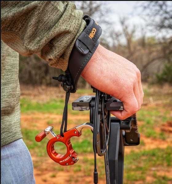 Release arc compound Cobra Harvester - thumb release & wrist lanyard